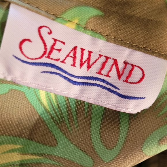 Green Hawaiian T-Shirt Crop Top - Picture 3 of 3